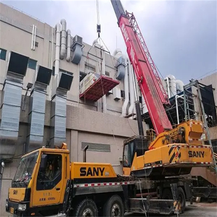 融安租赁大型汽车吊，助力工程项目高效进行