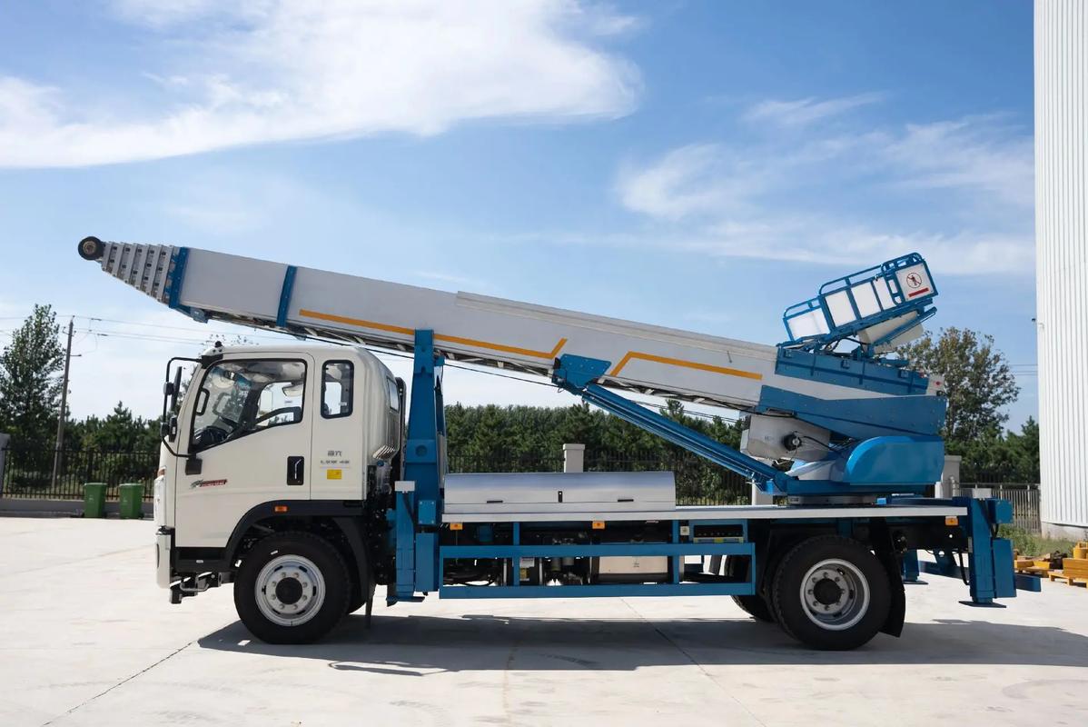 融安云梯上料车租赁费用